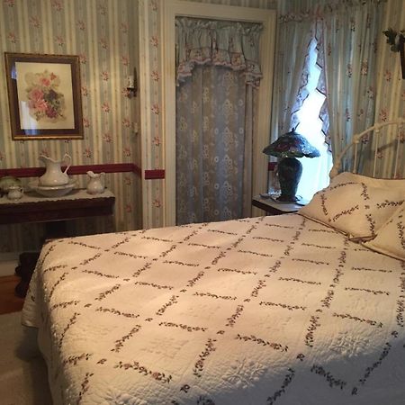 Raindrops On Roses Bed & Breakfast Herkimer 외부 사진
